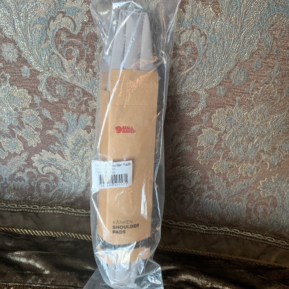 NWT Fjallraven Kanken Shoulder Pads in color Fog